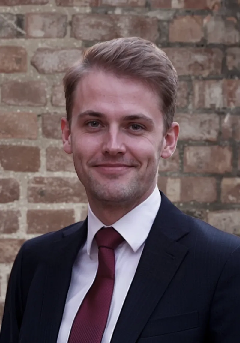 Matthew Bayliss Website Headshot